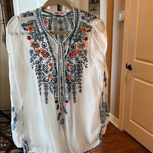 Johnny Was White Blouse with Multicolor Embroidery